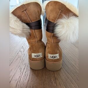 Ugg Australian BRITA size 7 like new - CHESTNUT